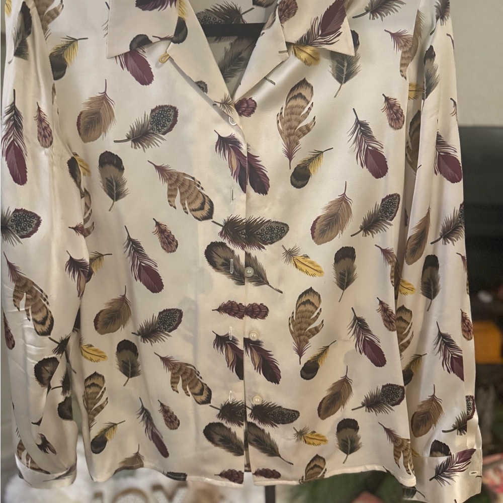 Talbots Petites Feather Print Satin Button-Front Blouse Size 8P 🪶